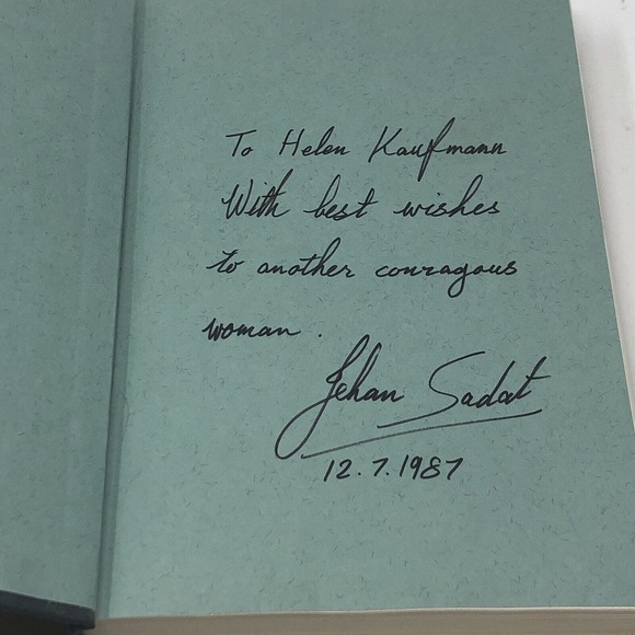 (Signed Inscription) Woman of Egypt by Jehan Sadat (1st Edition) - Picture 2 of 8